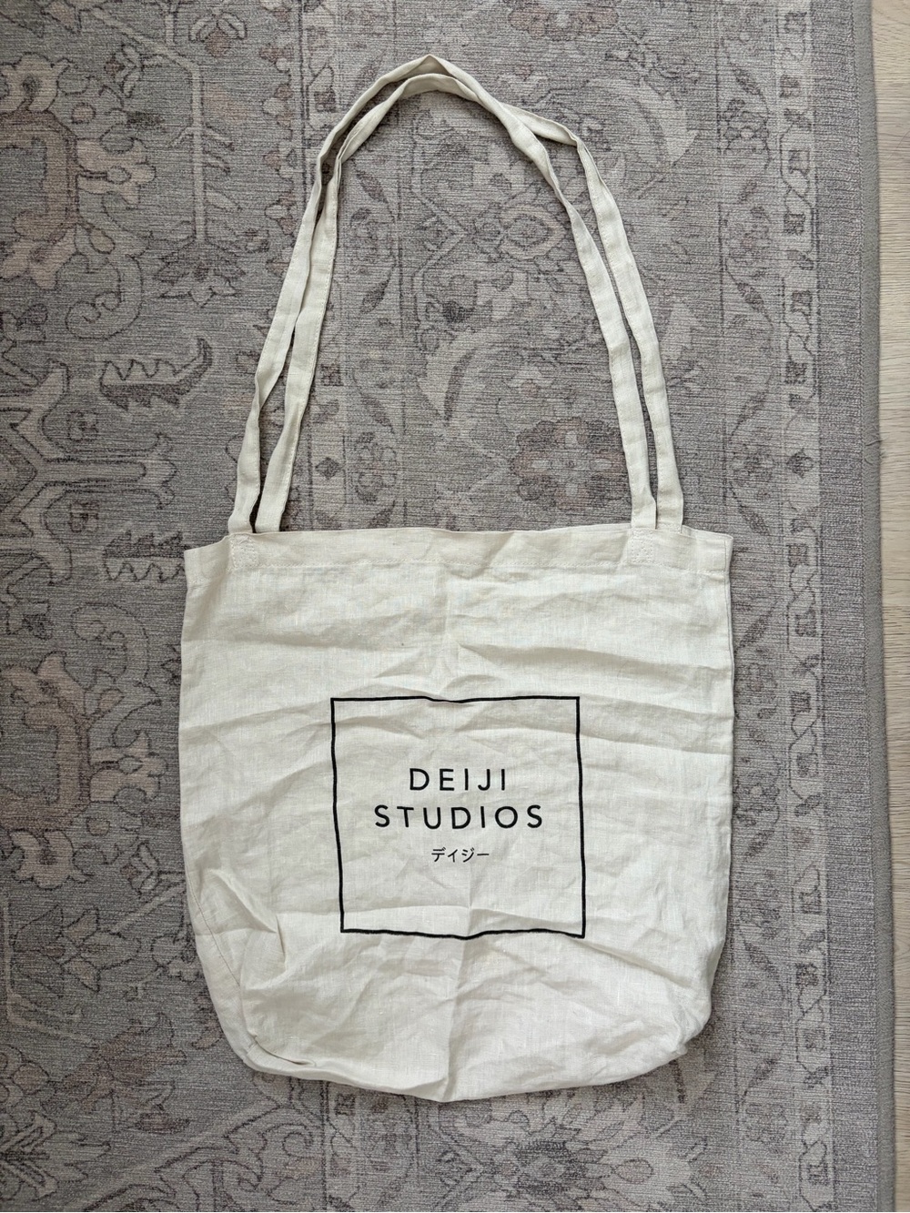 DEIJI STUDIOS Linen Logo Tote Bag in Natural